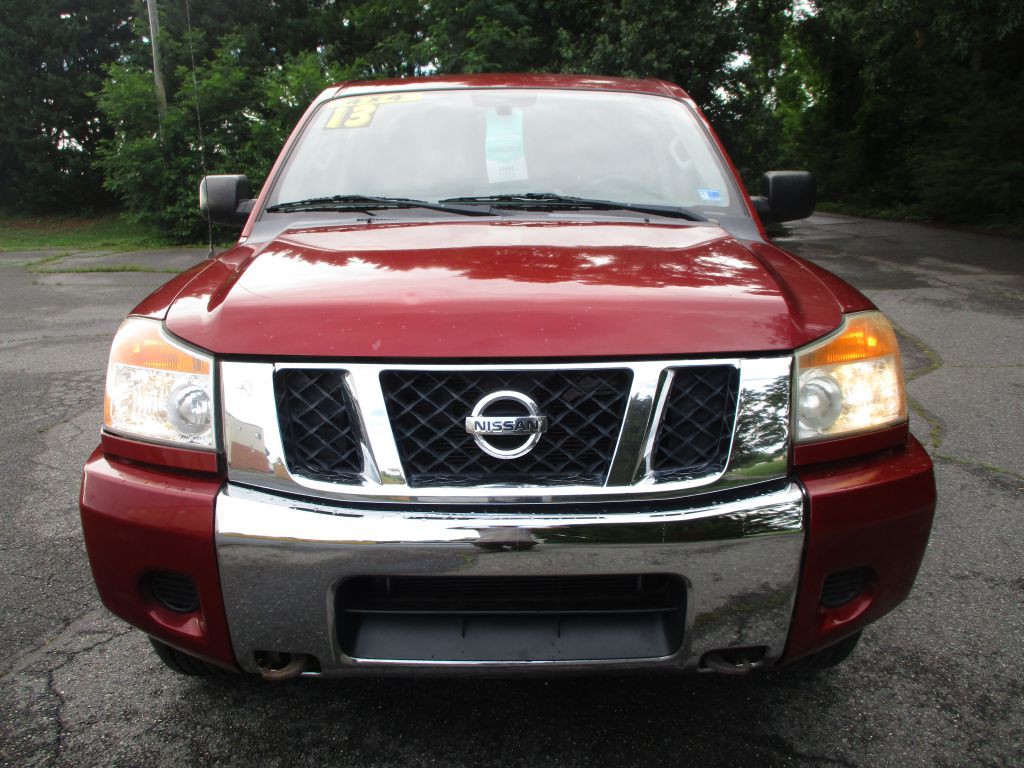 2013 Nissan Titan Image 2
