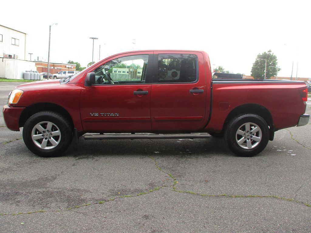 2013 Nissan Titan Image 4