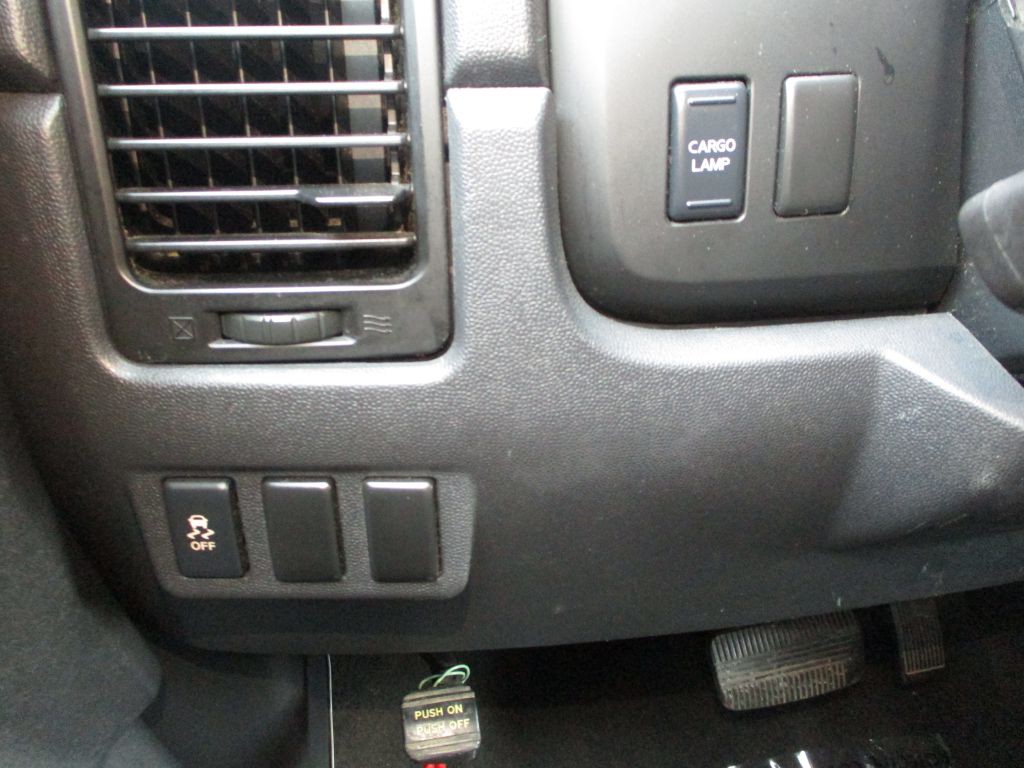 2013 Nissan Titan Image 26