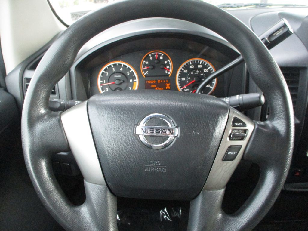 2013 Nissan Titan Image 27