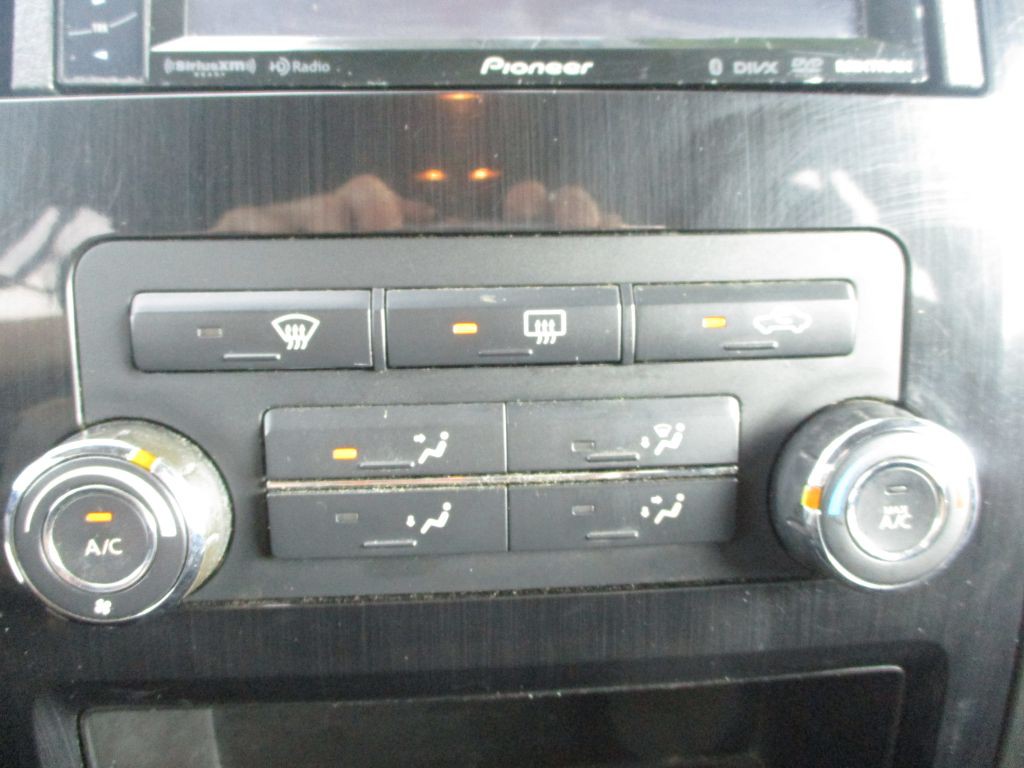 2013 Nissan Titan Image 35
