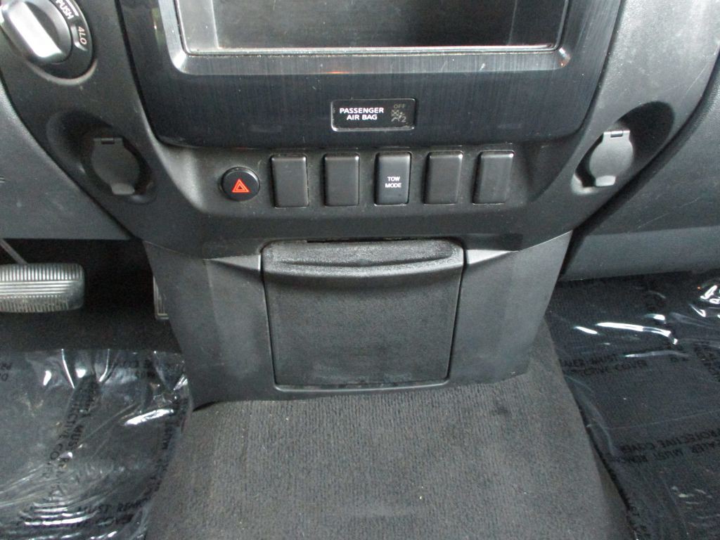 2013 Nissan Titan Image 36
