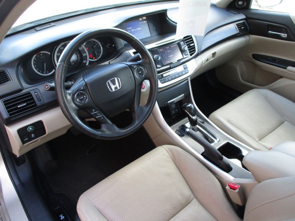 2014 Honda Accord Image 17