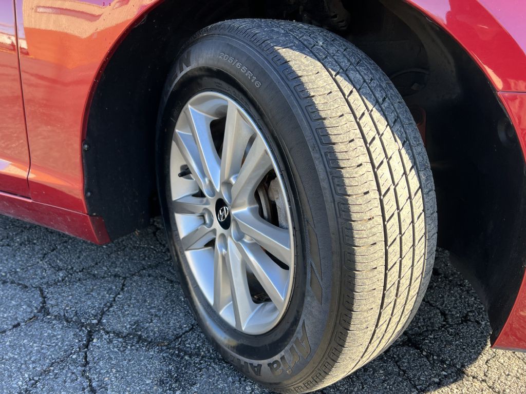 2015 Hyundai Sonata Image 12