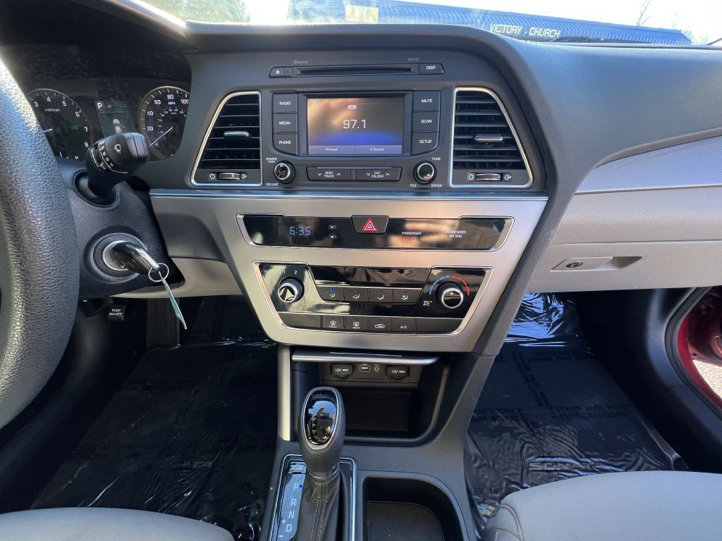 2015 Hyundai Sonata Image 24