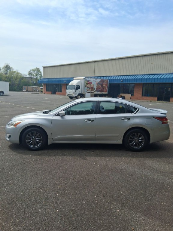 2015 Nissan Altima Image 4