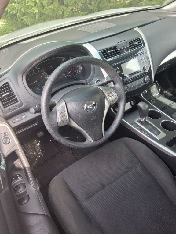 2015 Nissan Altima Image 17