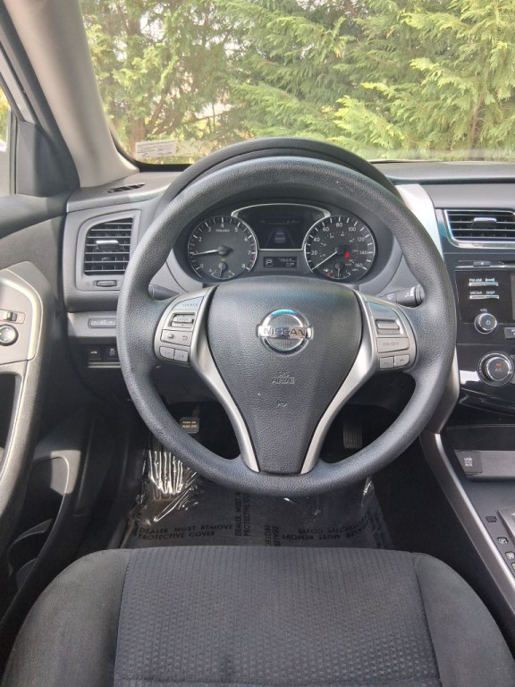 2015 Nissan Altima Image 18