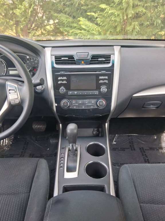 2015 Nissan Altima Image 19