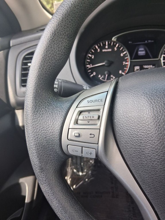 2015 Nissan Altima Image 28