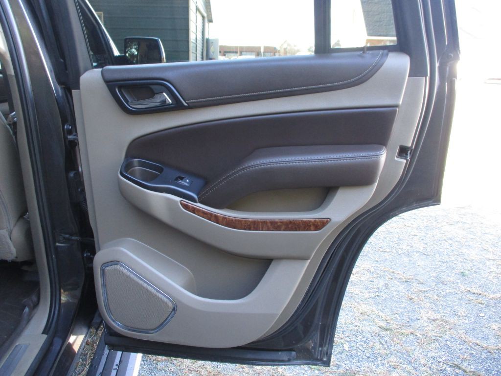 2017 Chevrolet Tahoe Image 28