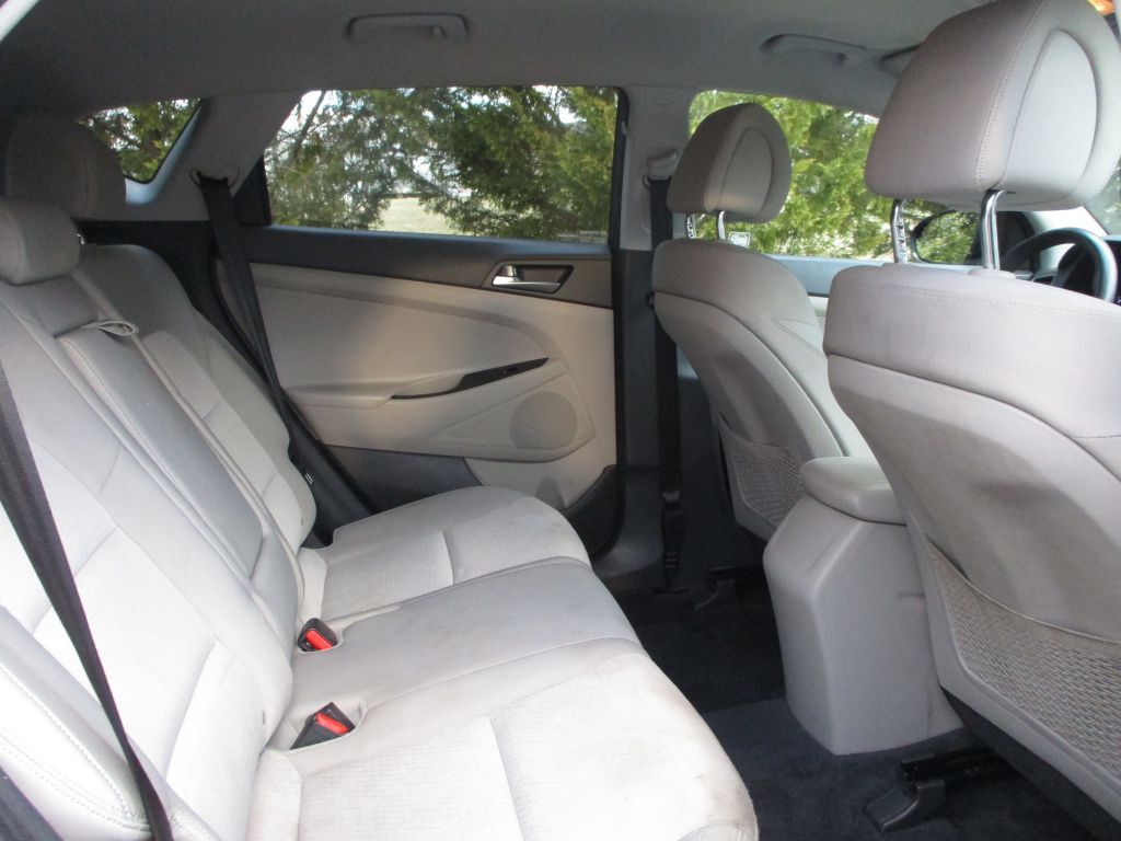 2015 Hyundai Tucson Image 32