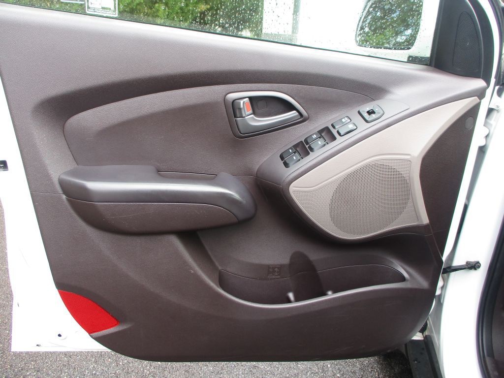 2015 Hyundai Tucson Image 16