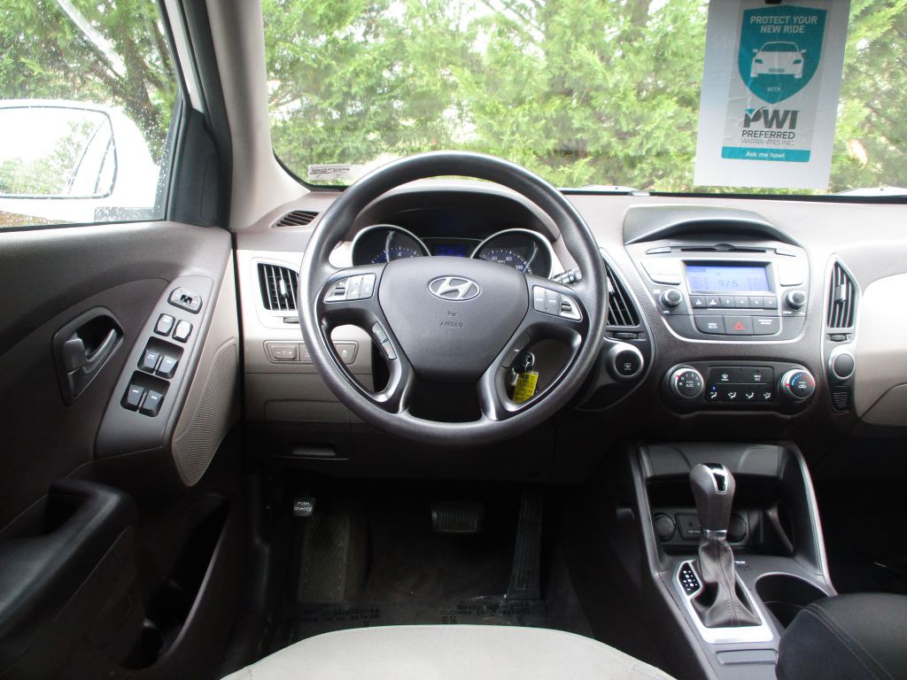 2015 Hyundai Tucson Image 25