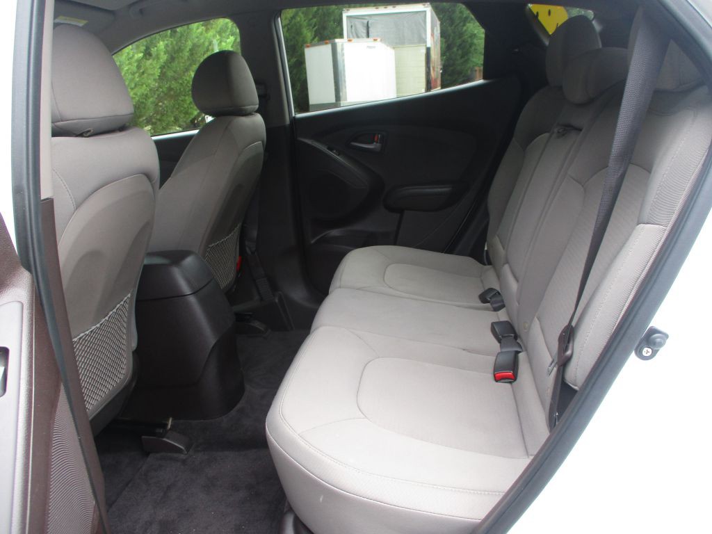 2015 Hyundai Tucson Image 32