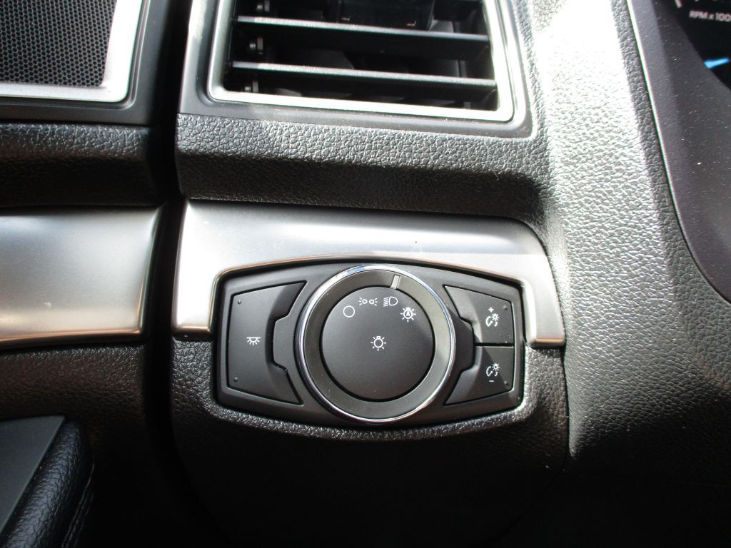 2018 Ford Explorer Image 60
