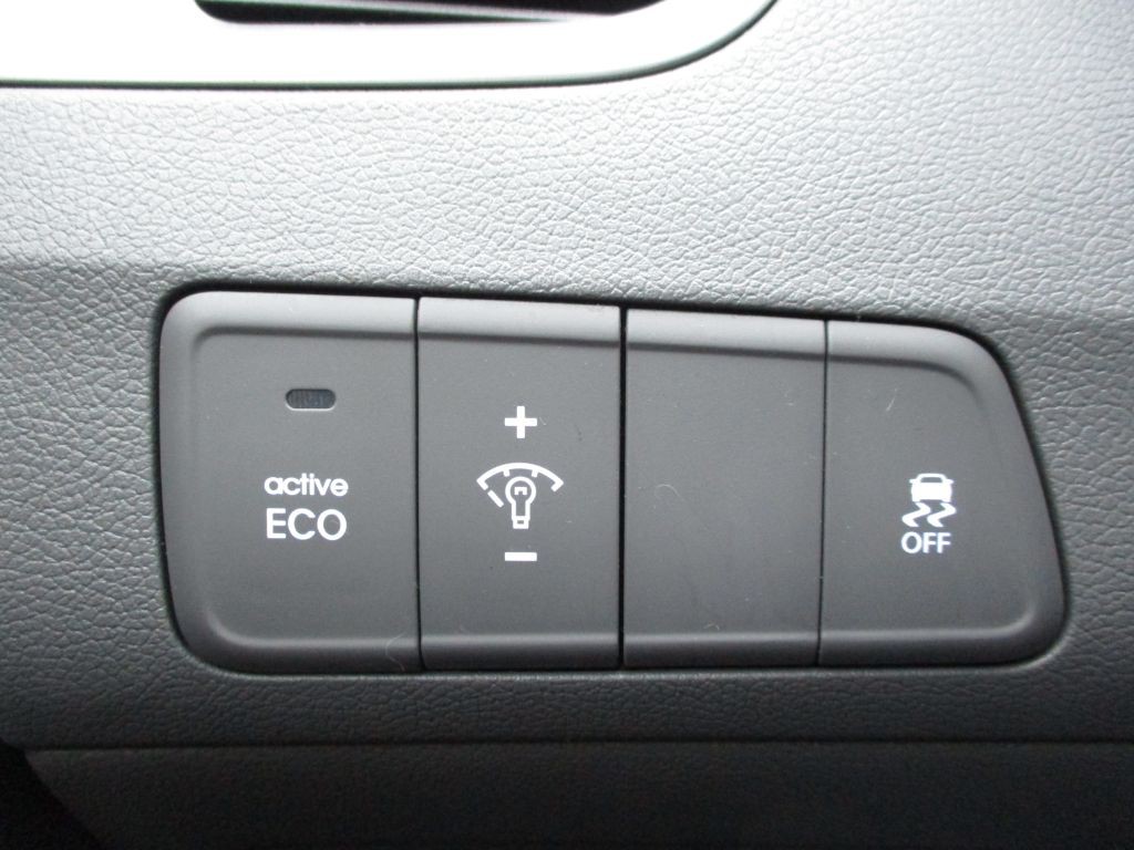 2014 Hyundai Elantra Image 16