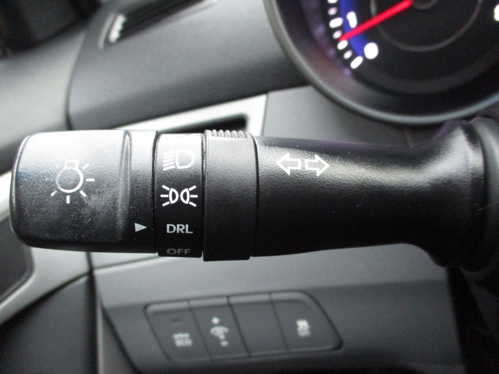 2014 Hyundai Elantra Image 19