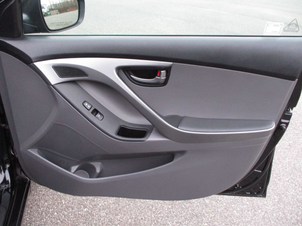 2014 Hyundai Elantra Image 31