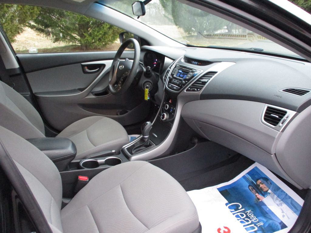 2014 Hyundai Elantra Image 32