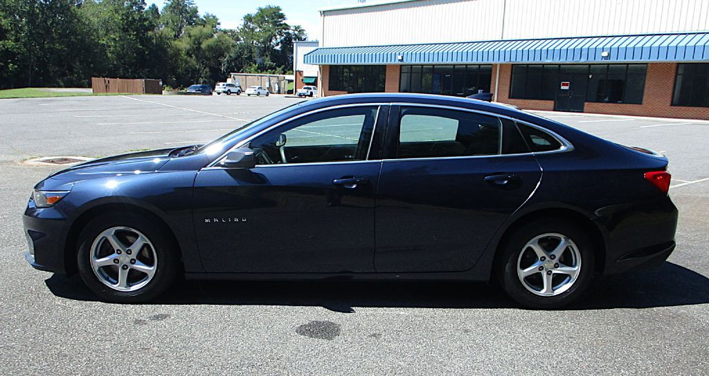 2016 Chevrolet Malibu Image 4