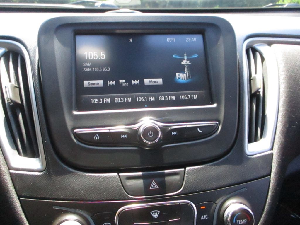 2016 Chevrolet Malibu Image 22