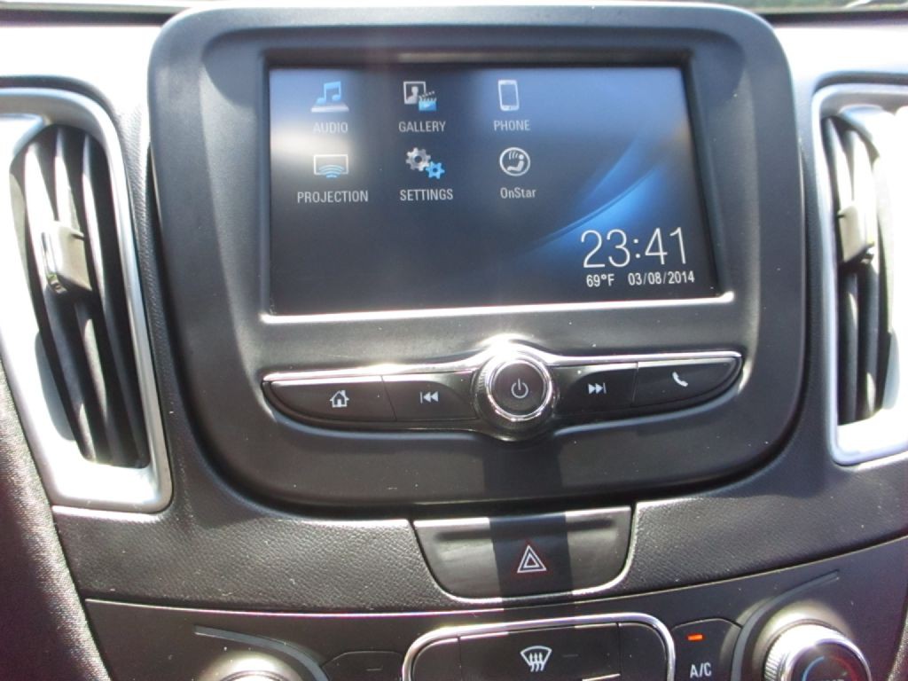 2016 Chevrolet Malibu Image 23