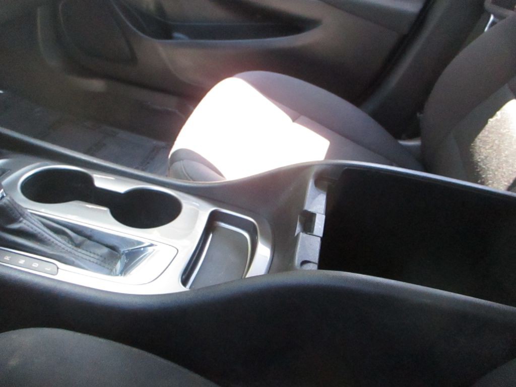 2016 Chevrolet Malibu Image 28