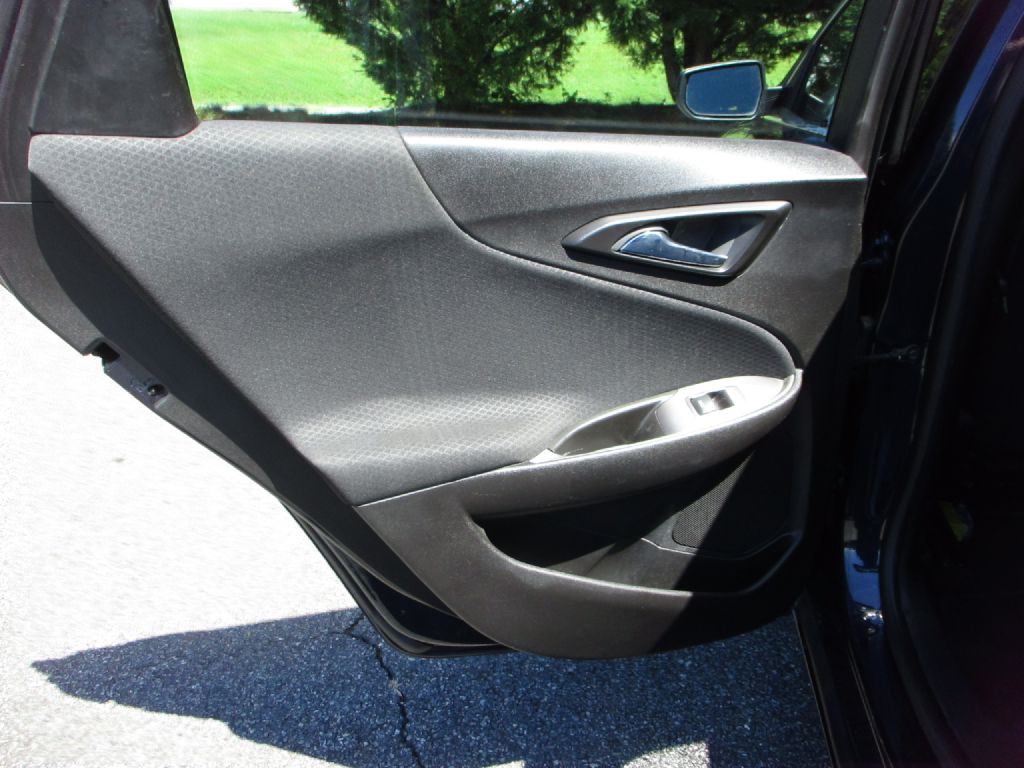 2016 Chevrolet Malibu Image 36