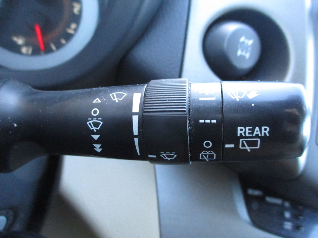 2011 Toyota Rav4 Image 23