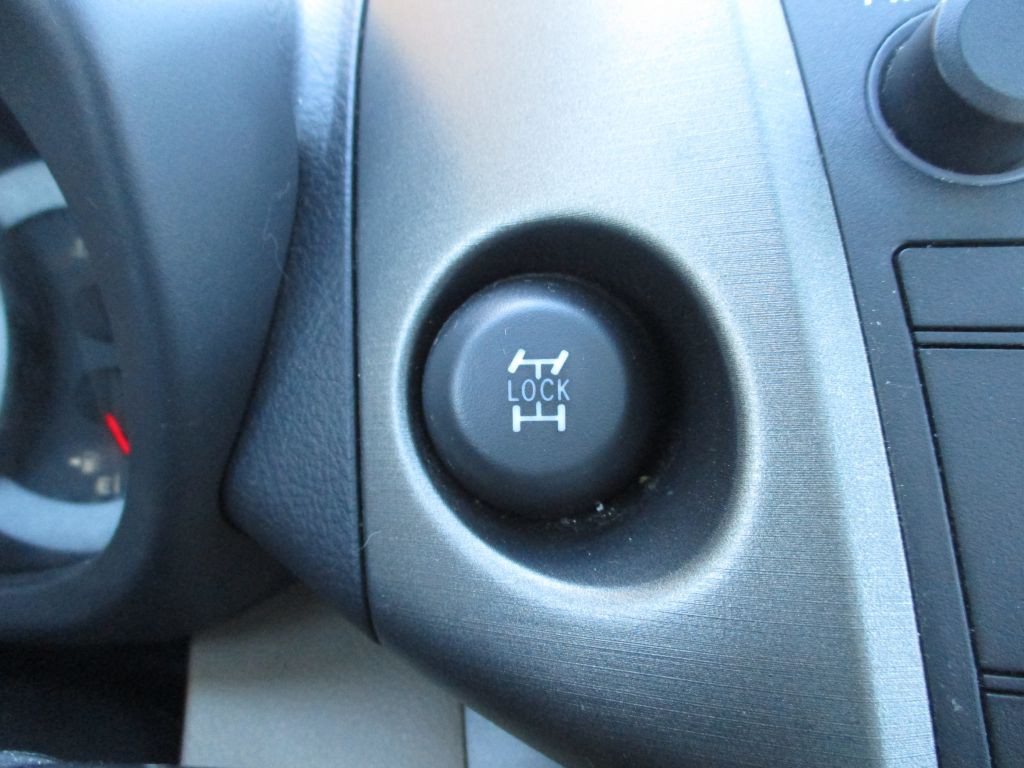 2011 Toyota Rav4 Image 27