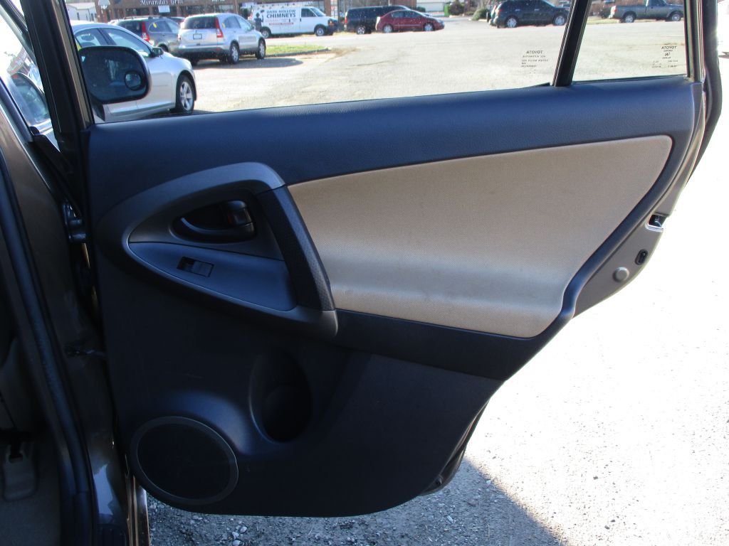 2011 Toyota Rav4 Image 40