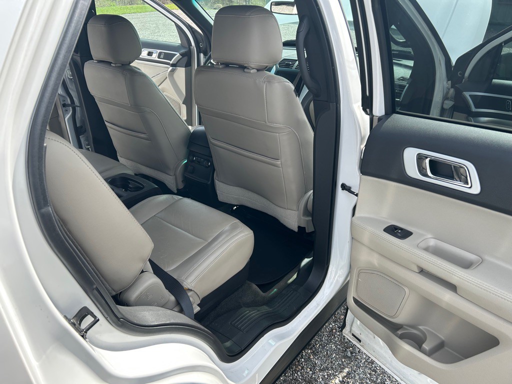 2015 Ford Explorer Image 12