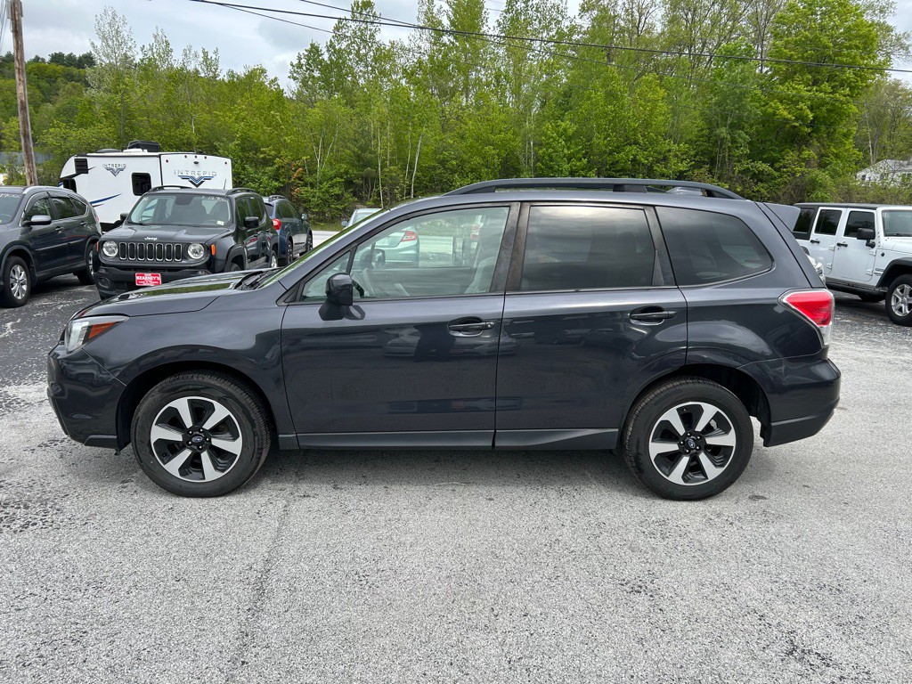 2018 Subaru Forester Image 2
