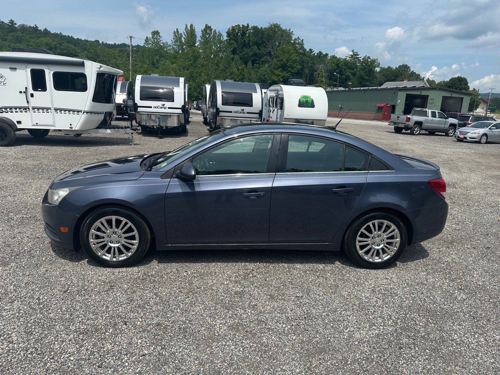 2014 Chevrolet Cruze Image 2