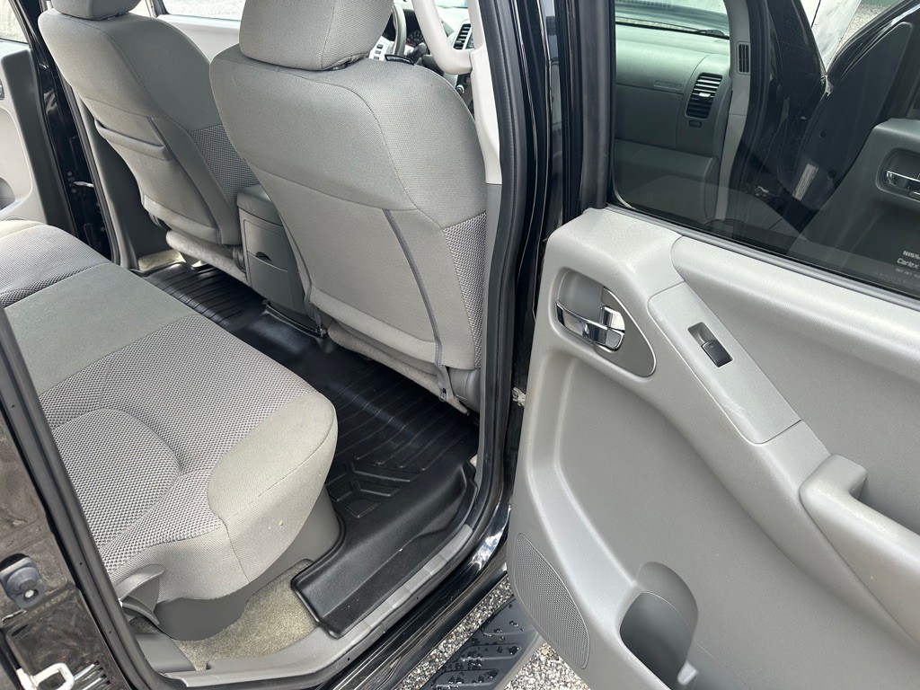 2018 Nissan Frontier Image 12