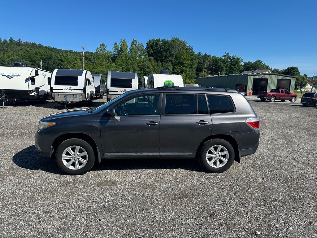 2013 Toyota Highlander Image 2