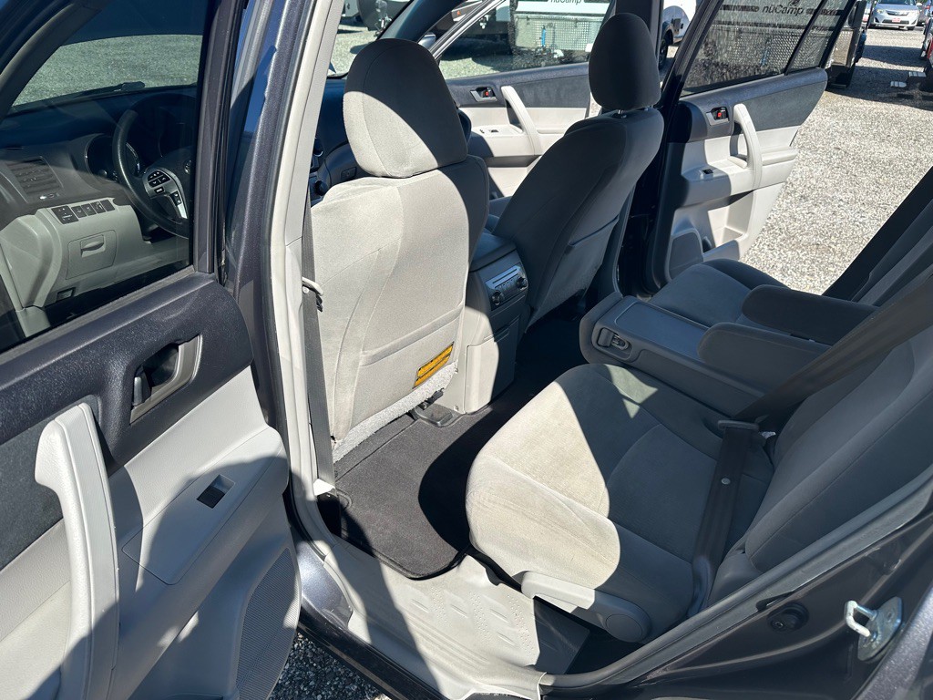 2013 Toyota Highlander Image 10