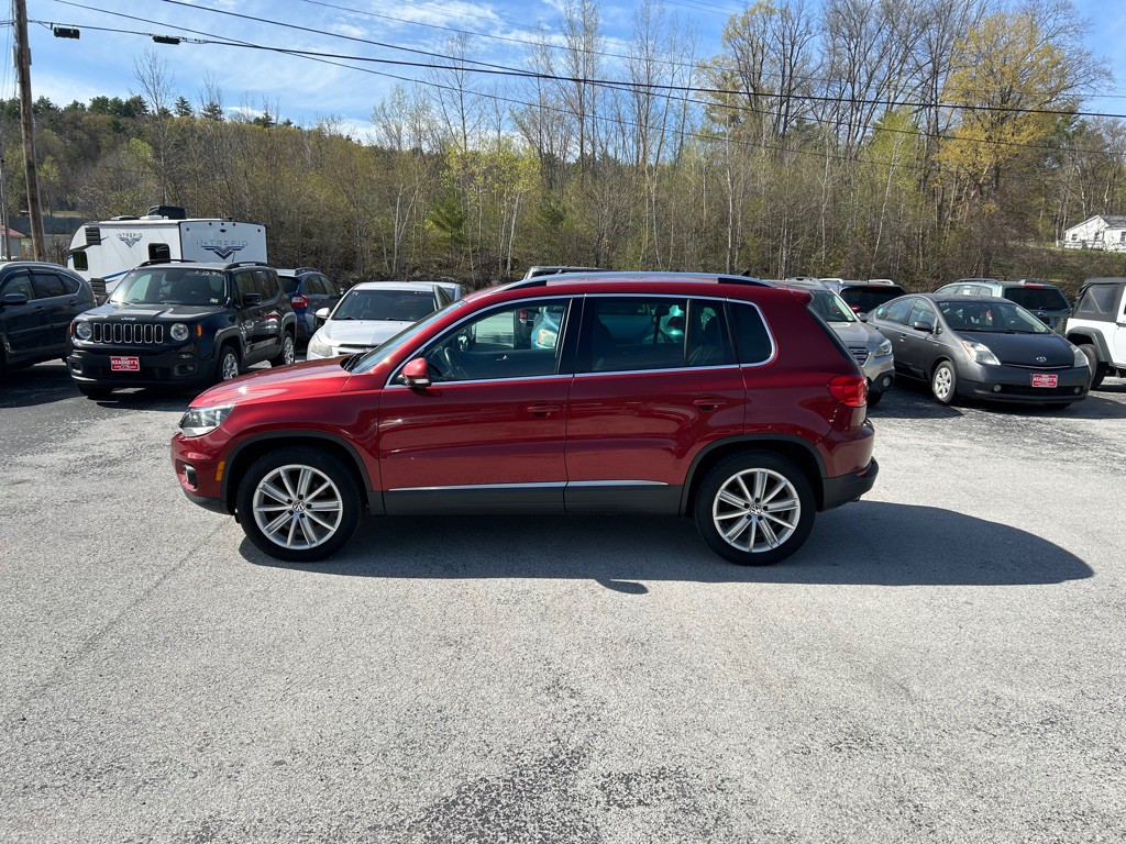 2012 Volkswagen Tiguan Image 2