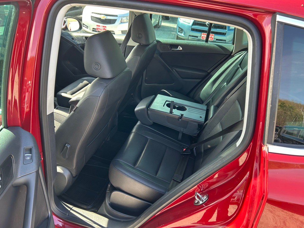 2012 Volkswagen Tiguan Image 8