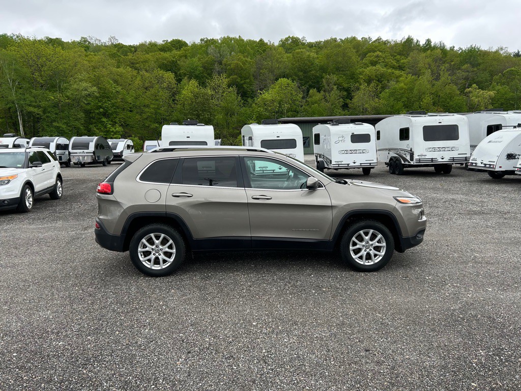 2017 Jeep Cherokee Image 4