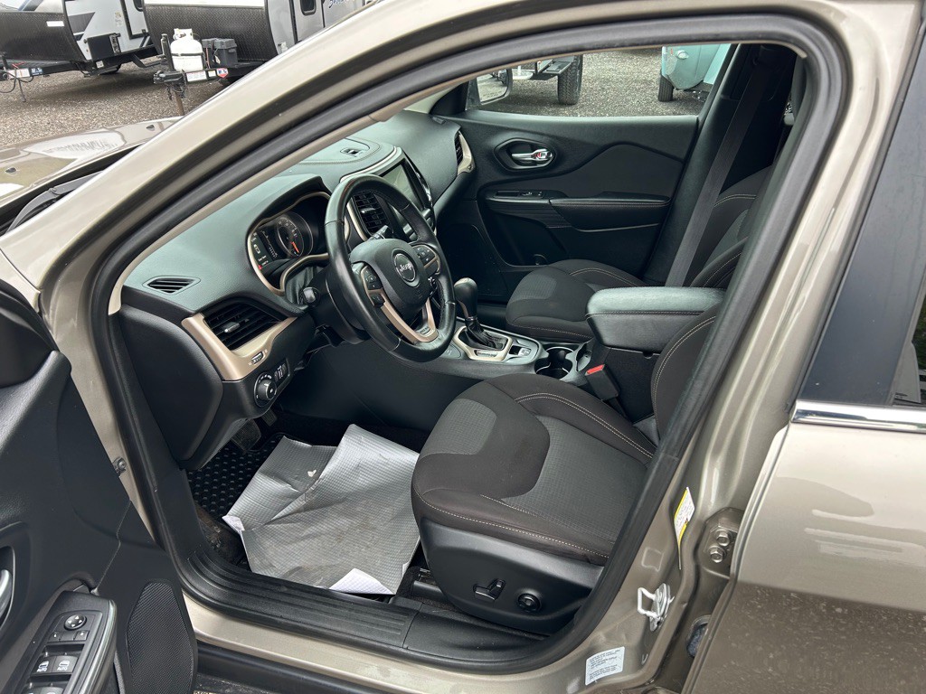 2017 Jeep Cherokee Image 7
