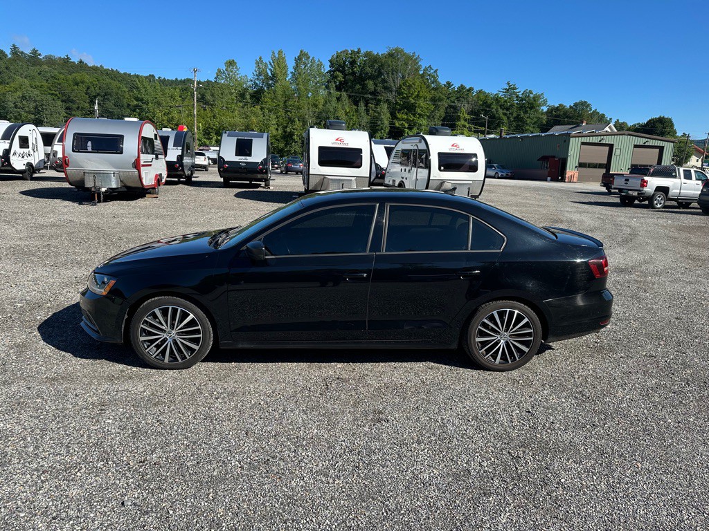 2017 Volkswagen Jetta Image 2