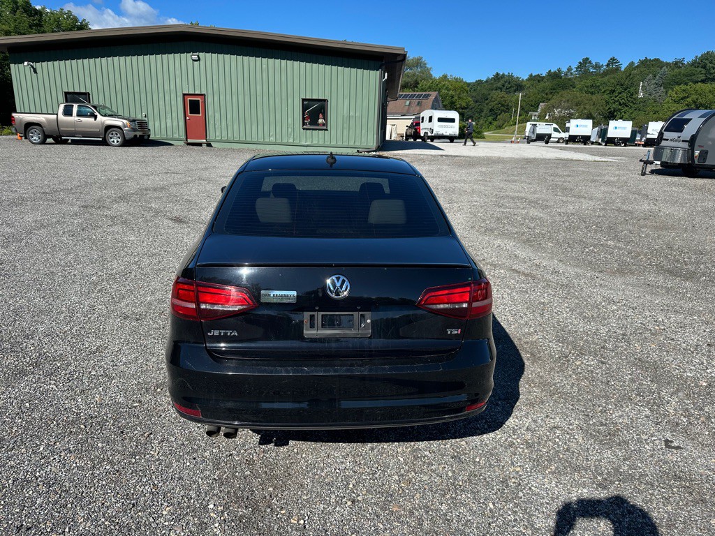 2017 Volkswagen Jetta Image 4