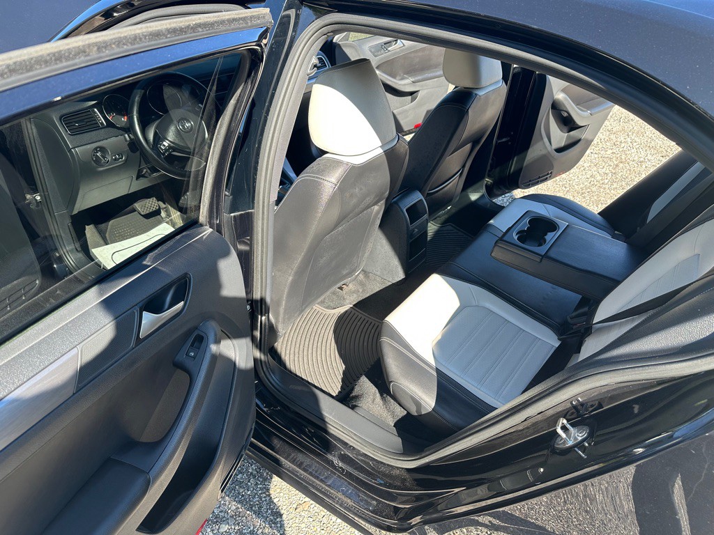 2017 Volkswagen Jetta Image 10