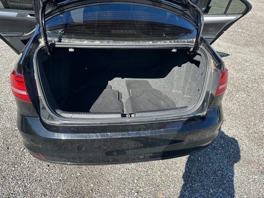 2017 Volkswagen Jetta Image 11