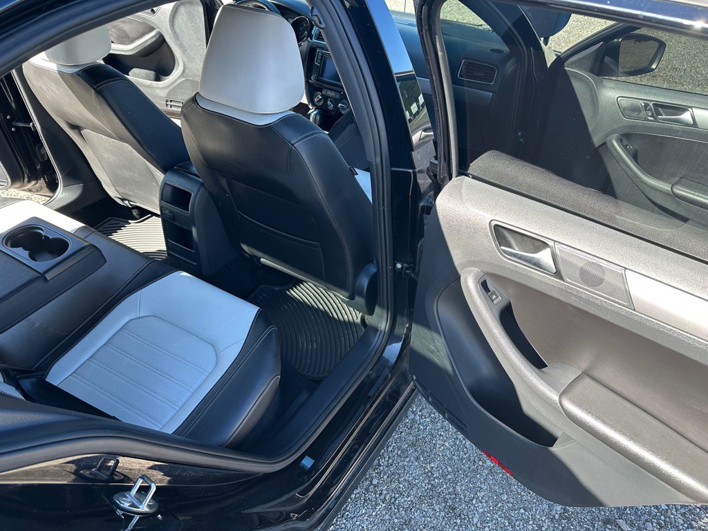2017 Volkswagen Jetta Image 12