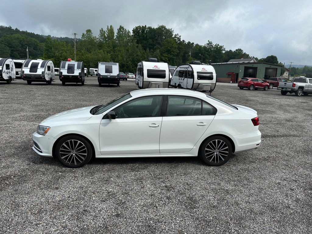 2015 Volkswagen Jetta Image 2