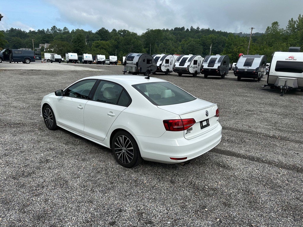 2015 Volkswagen Jetta Image 3
