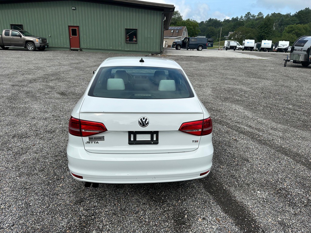2015 Volkswagen Jetta Image 4